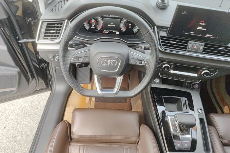 Used Audi Q5L 2022 Updated 45T Luxury Dynamic Version Steering Wheel