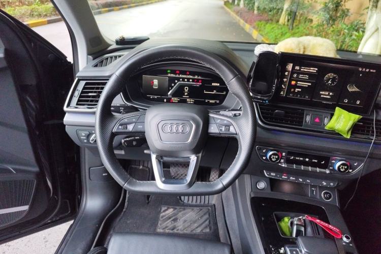 Used Audi Q5L 2022 Updated 45T Luxury Dynamic Version Steering Wheel