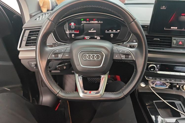 Used Audi Q5L 2022 Updated 40T Luxury Dynamic Edition Steering Wheel