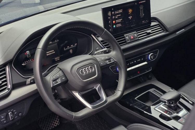 Used Audi Q5L 2022 40T Luxury Dynamic Model Steering Wheel