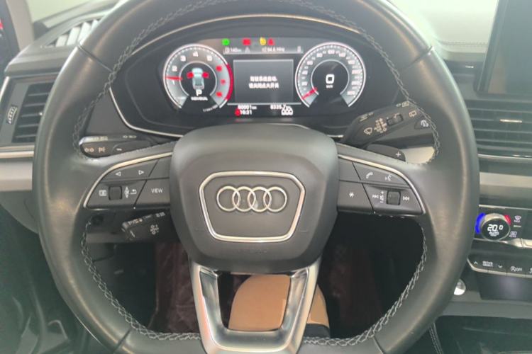 Used Audi Q5L 2022 40T Fashionable and Dynamic Model Steering Wheel