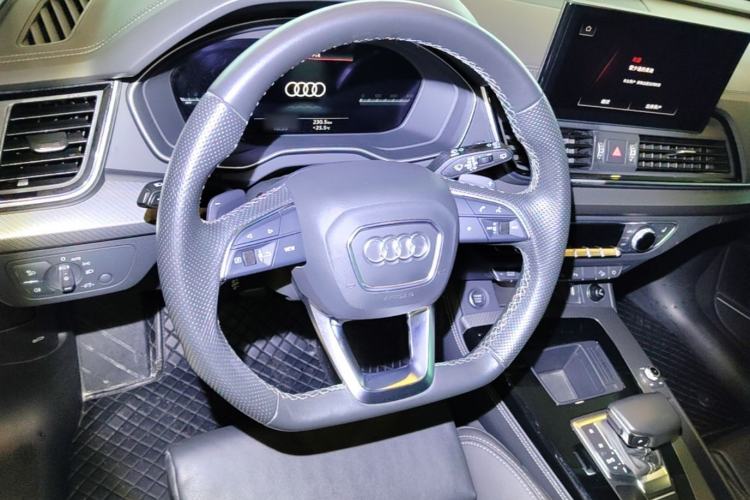 Used Audi Q5L 2022 Updated 45T Luxury Dynamic Version Steering Wheel