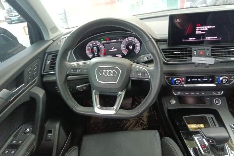 Used Audi Q5L 2022 Updated 45T Luxury Dynamic Version Steering Wheel