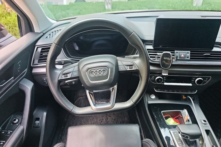 Used Audi Q5L 2022 40T Luxury Dynamic Model Steering Wheel