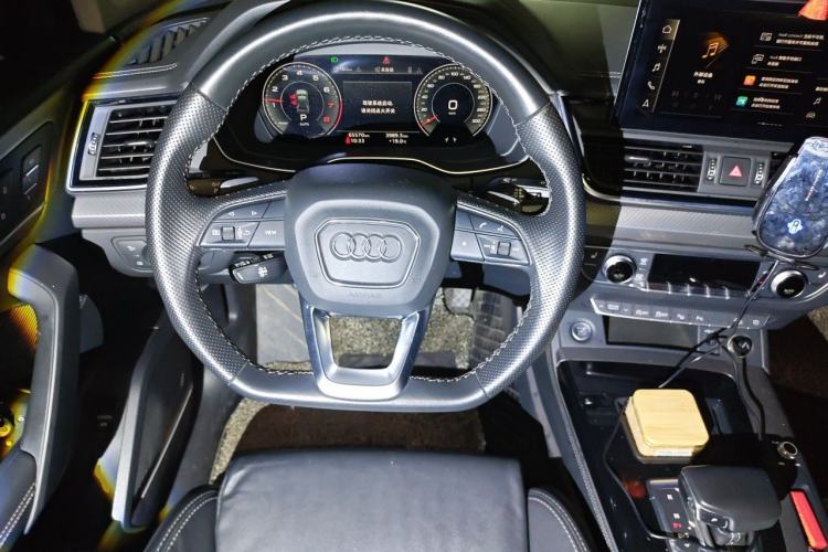 Used Audi Q5L 2022 45T Luxury Dynamic Model Steering Wheel