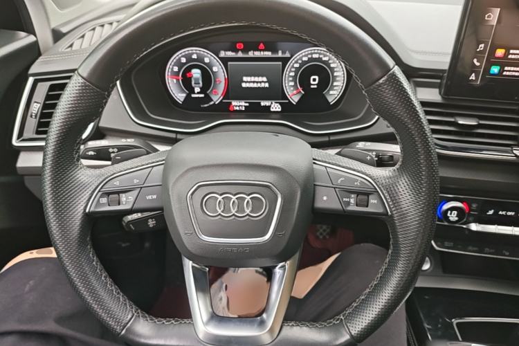 Used Audi Q5L 2022 Updated 45T Luxury Dynamic Version Steering Wheel