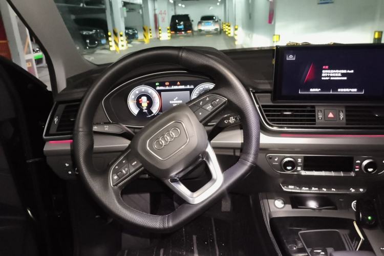 Used Audi Q5L 2022 40T Luxury Dynamic Model Steering Wheel