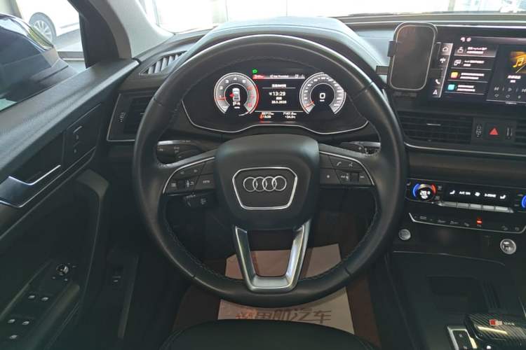 Used Audi Q5L 2022 Updated Version 40T Luxury Elegant Edition Steering Wheel
