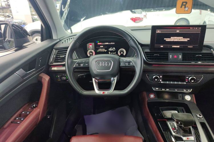 Used Audi Q5L 2022 40T Fashionable and Dynamic Model Steering Wheel