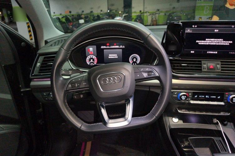 Used Audi Q5L 2022 40T Luxury Dynamic Model Steering Wheel