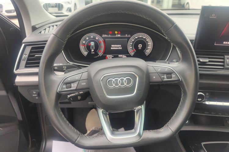 Used Audi Q5L 2022 40T Luxury Dynamic Model Steering Wheel