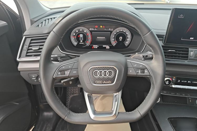 Used Audi Q5L 2022 40T Luxury Dynamic Model Steering Wheel