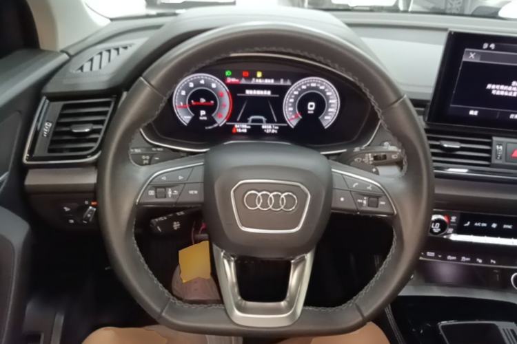 Used Audi Q5L 2022 40T Fashionable and Dynamic Model Steering Wheel