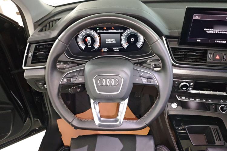 Used Audi Q5L 2022 40T Luxury Dynamic Model Steering Wheel