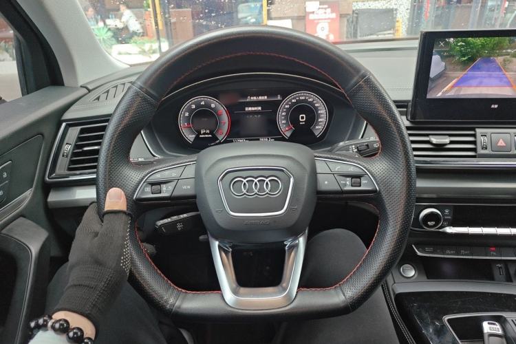 Used Audi Q5L 2022 40T Fashionable and Dynamic Model Steering Wheel