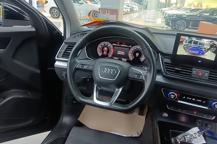 Used Audi Q5L 2022 40T Fashionable and Dynamic Model Steering Wheel