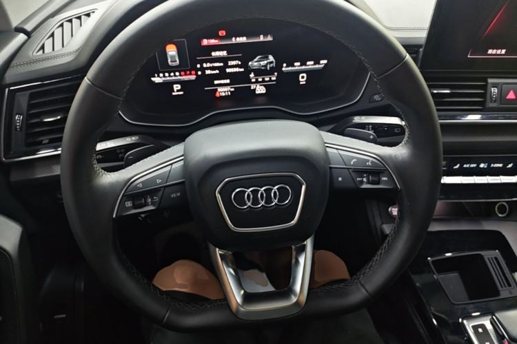Used Audi Q5L 2022 40T Fashionable and Dynamic Model Steering Wheel