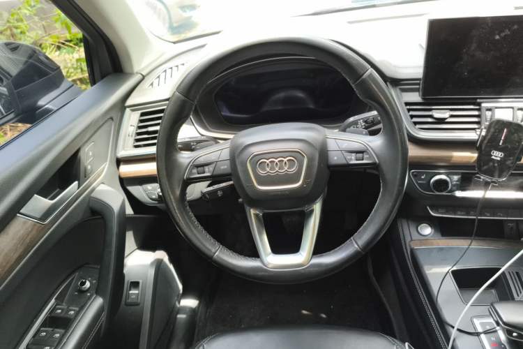 Used Audi Q5L 2022 40T Luxury Elegant Model Steering Wheel