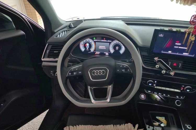Used Audi Q5L 2022 40T Fashionable and Dynamic Model Steering Wheel