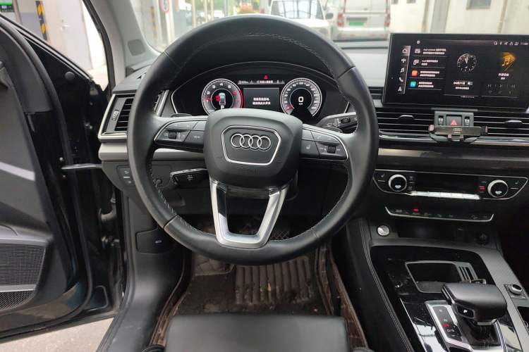 Used Audi Q5L 2022 Updated 40T Luxury Dynamic Edition Steering Wheel