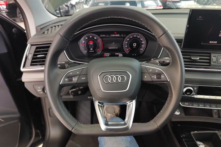 Used Audi Q5L 2022 Updated 40T Luxury Dynamic Edition Steering Wheel