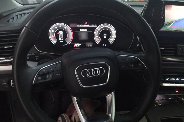 Used Audi Q5L 2022 40T Luxury Dynamic Model Steering Wheel