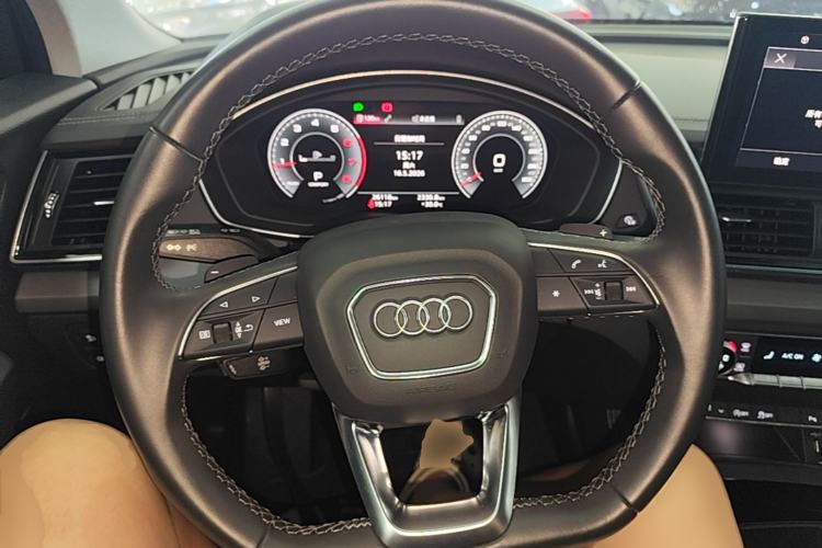 Used Audi Q5L 2022 40T Fashionable and Dynamic Model Steering Wheel