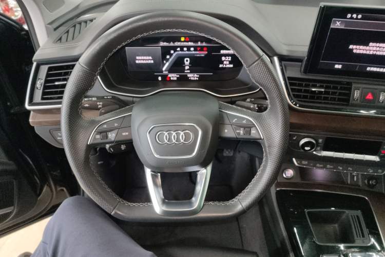 Used Audi Q5L 2022 Updated 45T Luxury Dynamic Version Steering Wheel