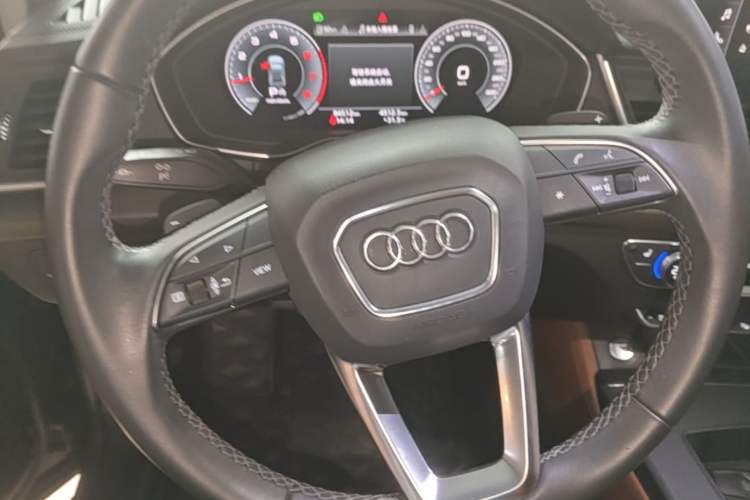 Used Audi Q5L 2022 Updated Version 40T Luxury Elegant Edition Steering Wheel