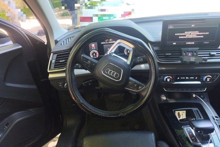 Used Audi Q5L 2022 40T Luxury Dynamic Model Steering Wheel