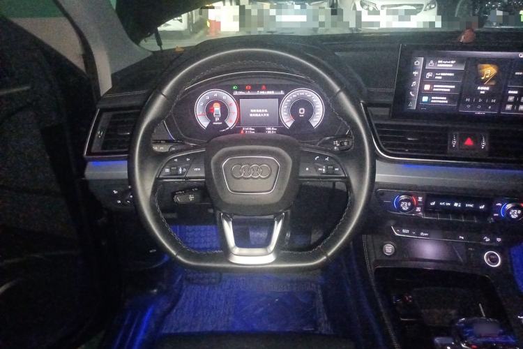 Used Audi Q5L 2022 40T Fashionable and Dynamic Model Steering Wheel
