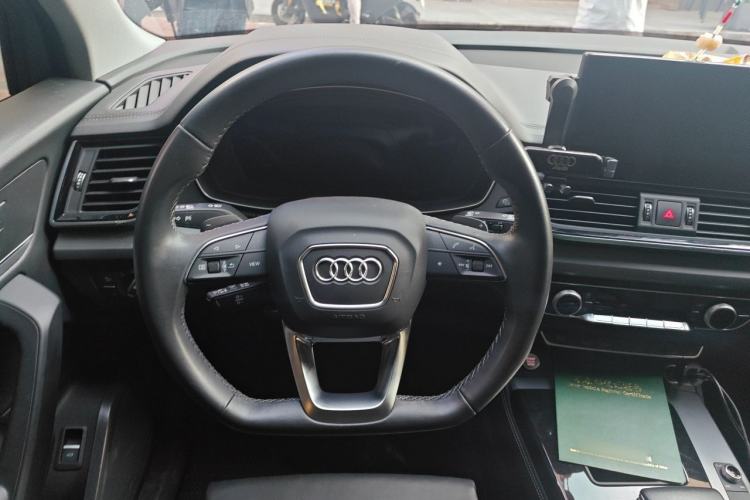 Used Audi Q5L 2022 40T Fashionable and Dynamic Model Steering Wheel