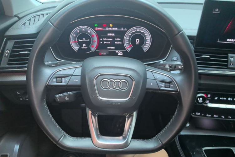 Used Audi Q5L 2022 40T Luxury Dynamic Model Steering Wheel