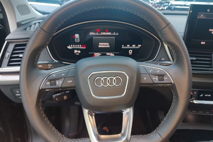 Used Audi Q5L 2022 Updated 45T Luxury Dynamic Version Steering Wheel