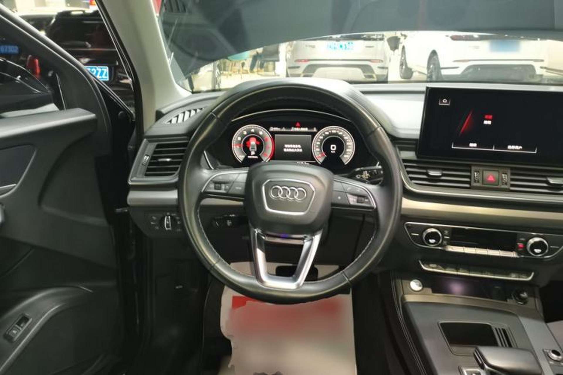 Used Audi Q5L 2022 40T Fashionable and Elegant Model Steering Wheel