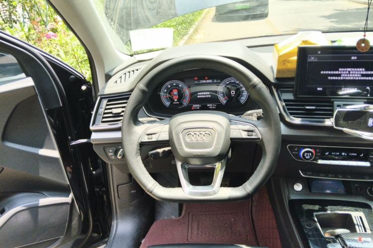 Used Audi Q5L 2022 40T Luxury Dynamic Model Steering Wheel