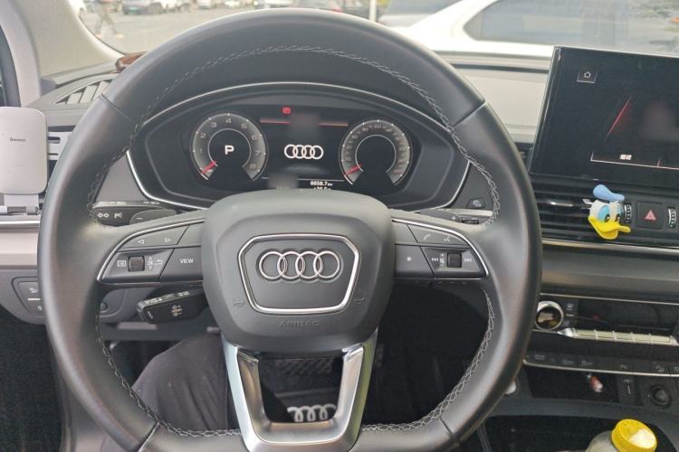 Used Audi Q5L 2022 40T Fashionable and Dynamic Model Steering Wheel