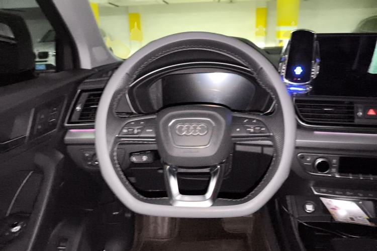 Used Audi Q5L 2022 Updated 45T Luxury Dynamic Version Steering Wheel