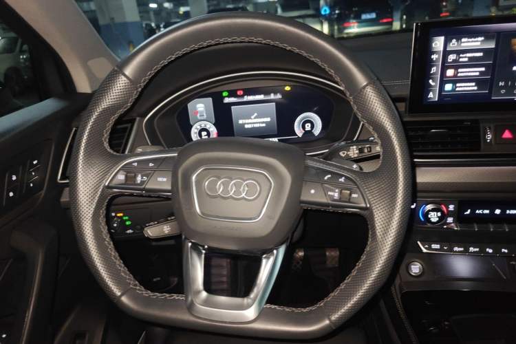 Used Audi Q5L 2022 45T Luxury Dynamic Model Steering Wheel