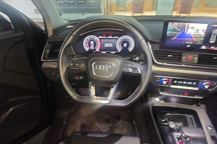 Used Audi Q5L 2022 Updated 40T Luxury Dynamic Edition Steering Wheel