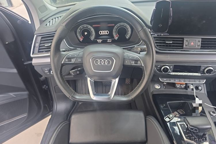 Used Audi Q5L 2022 45T Luxury Dynamic Model Steering Wheel