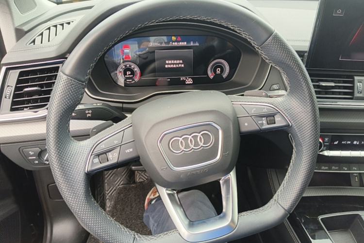 Used Audi Q5L 2022 Updated 45T Luxury Dynamic Version Steering Wheel
