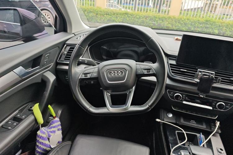 Used Audi Q5L 2022 40T Luxury Dynamic Model Steering Wheel