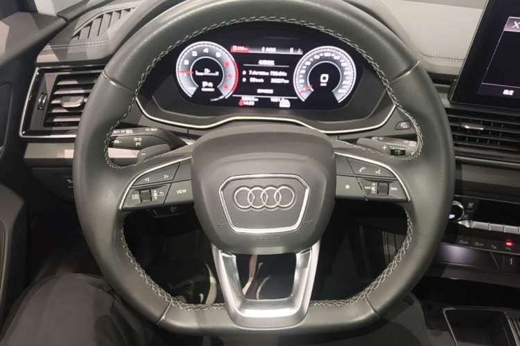 Used Audi Q5L 2022 Updated 40T Luxury Dynamic Edition Steering Wheel