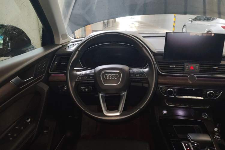 Used Audi Q5L 2022 Updated 45T Luxury Dynamic Version Steering Wheel