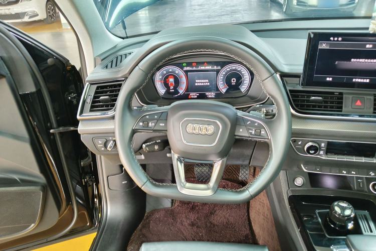 Used Audi Q5L 2022 Updated 40T Luxury Dynamic Edition Steering Wheel