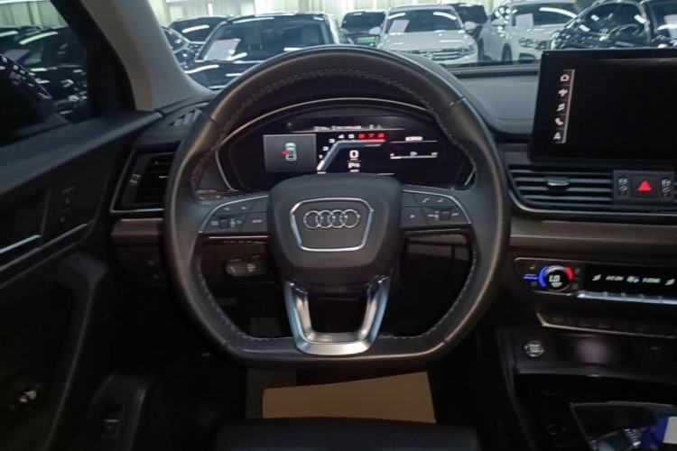 Used Audi Q5L 2022 40T Fashionable and Dynamic Model Steering Wheel