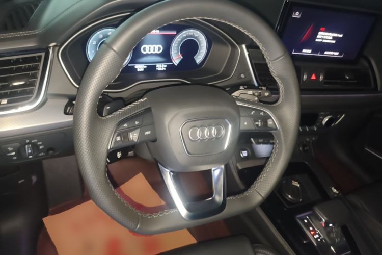 Used Audi Q5L 2022 Updated 45T Luxury Dynamic Version Steering Wheel
