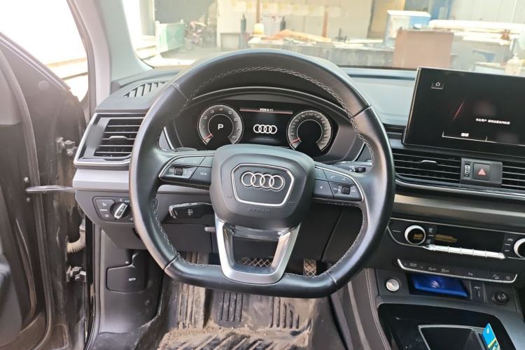 Used Audi Q5L 2022 40T Fashionable and Dynamic Model Steering Wheel