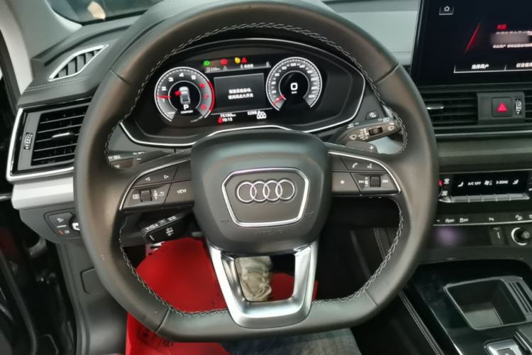 Used Audi Q5L 2022 40T Fashionable and Dynamic Model Steering Wheel